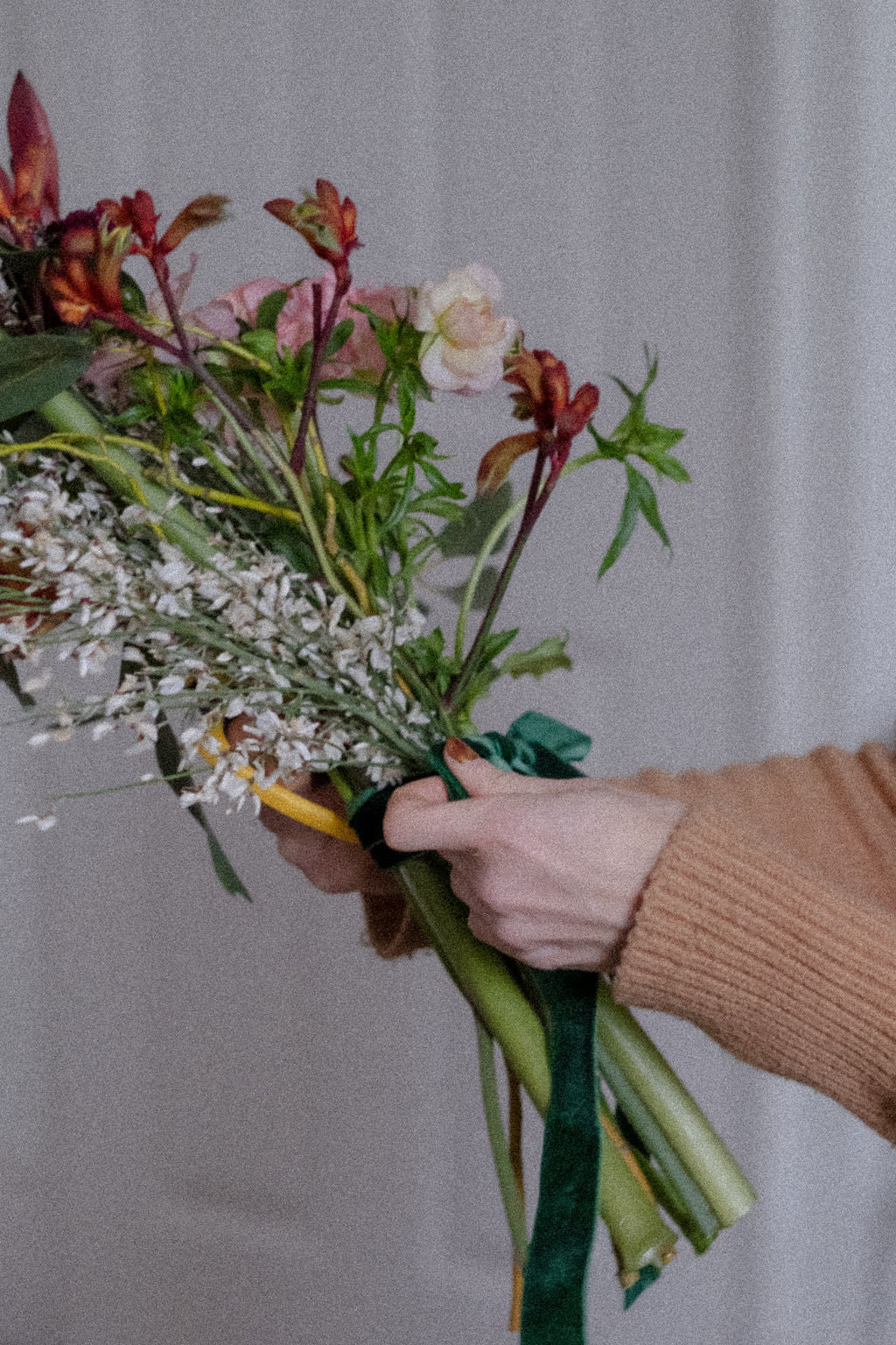 Hand-tied spring bouquet subscription UK delivery
